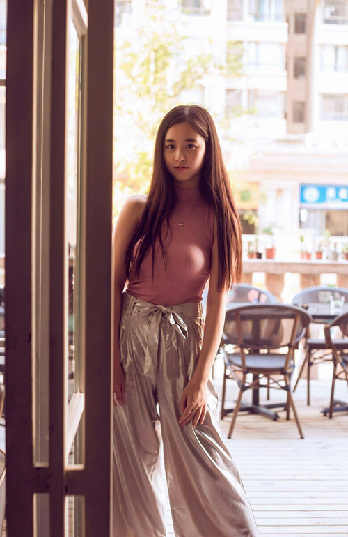 开云网页版登录入口-_光影攀岩秀：视觉盛宴与运动激情结合_，攀岩摄影