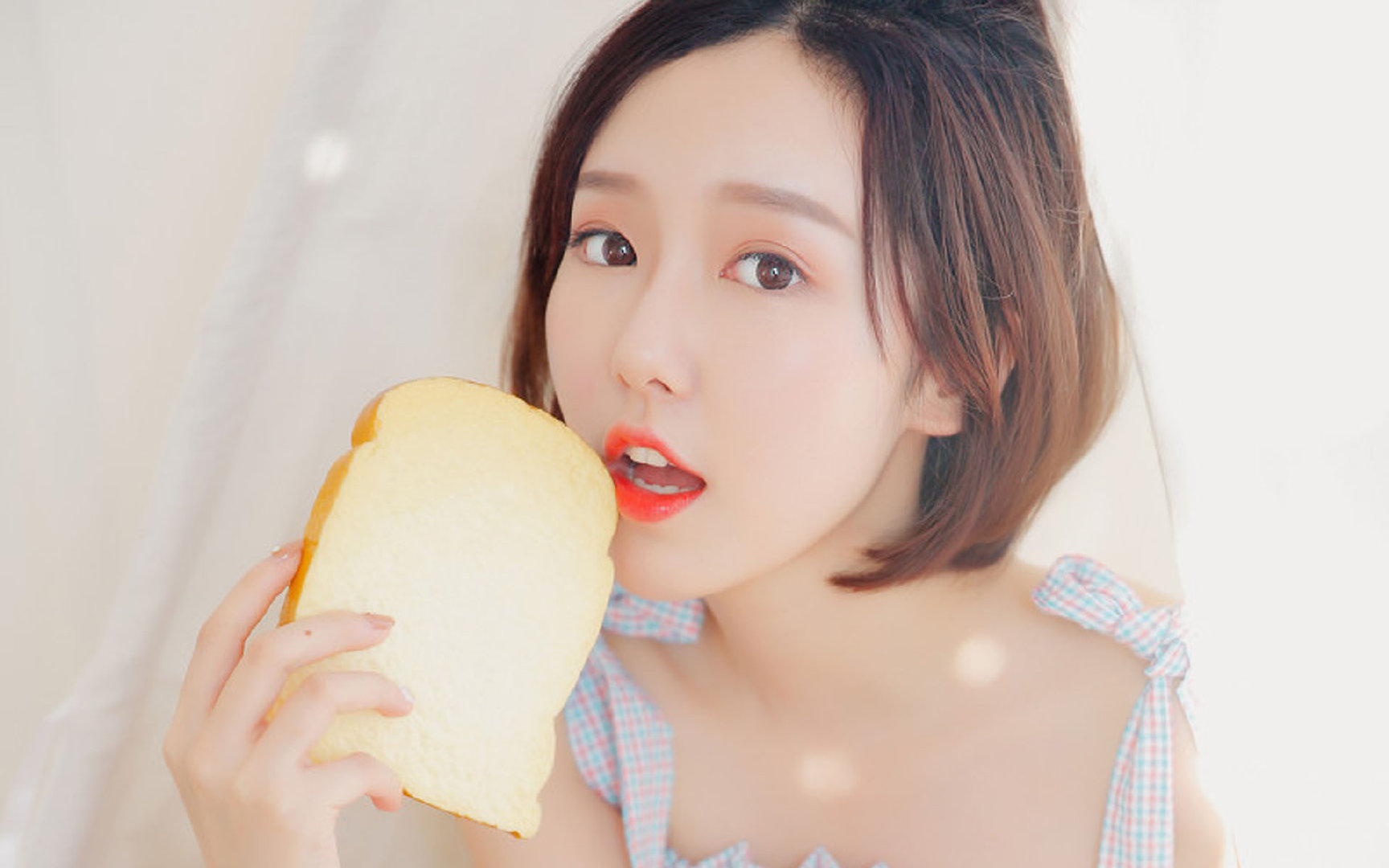 开云-蛙泳冲刺突尼斯女选手状态上佳，女子蛙泳游泳冠军